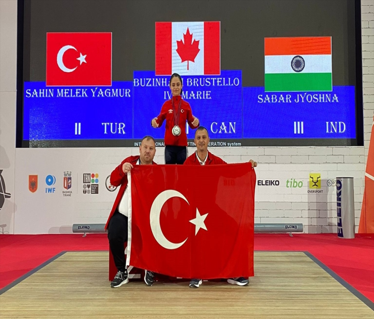 Milli halterci Yagmur Melek Sahin, Yildizlar Dünya Sampiyonasi'nda 3 madalya kazandi Fatih Çakmak