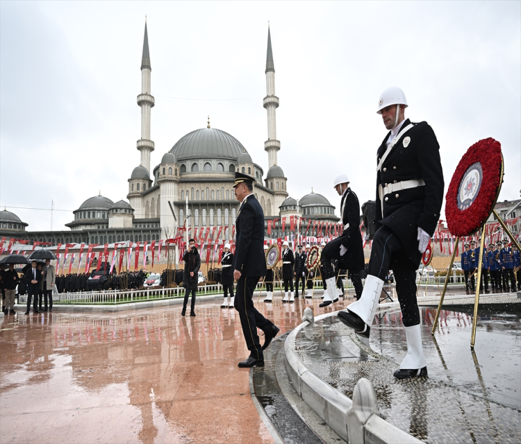 Türk Polis Teskilatinin kurulusunun 178. yil dönümü Taksim'de kutlandiHalis Akyildiz