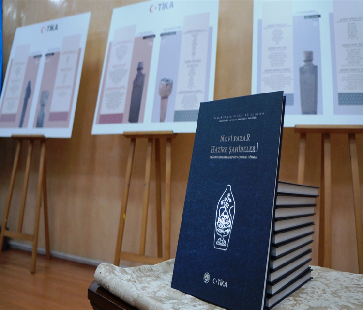 Sirbistan'da, TIKA'nin destekleriyle basilan "Novi Pazar Hazire Sahideleri" kitabi tanitildiAleksandar Niciforovic,Lejla Biogradlija